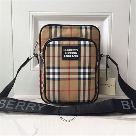 túi đeo chéo burberry nam